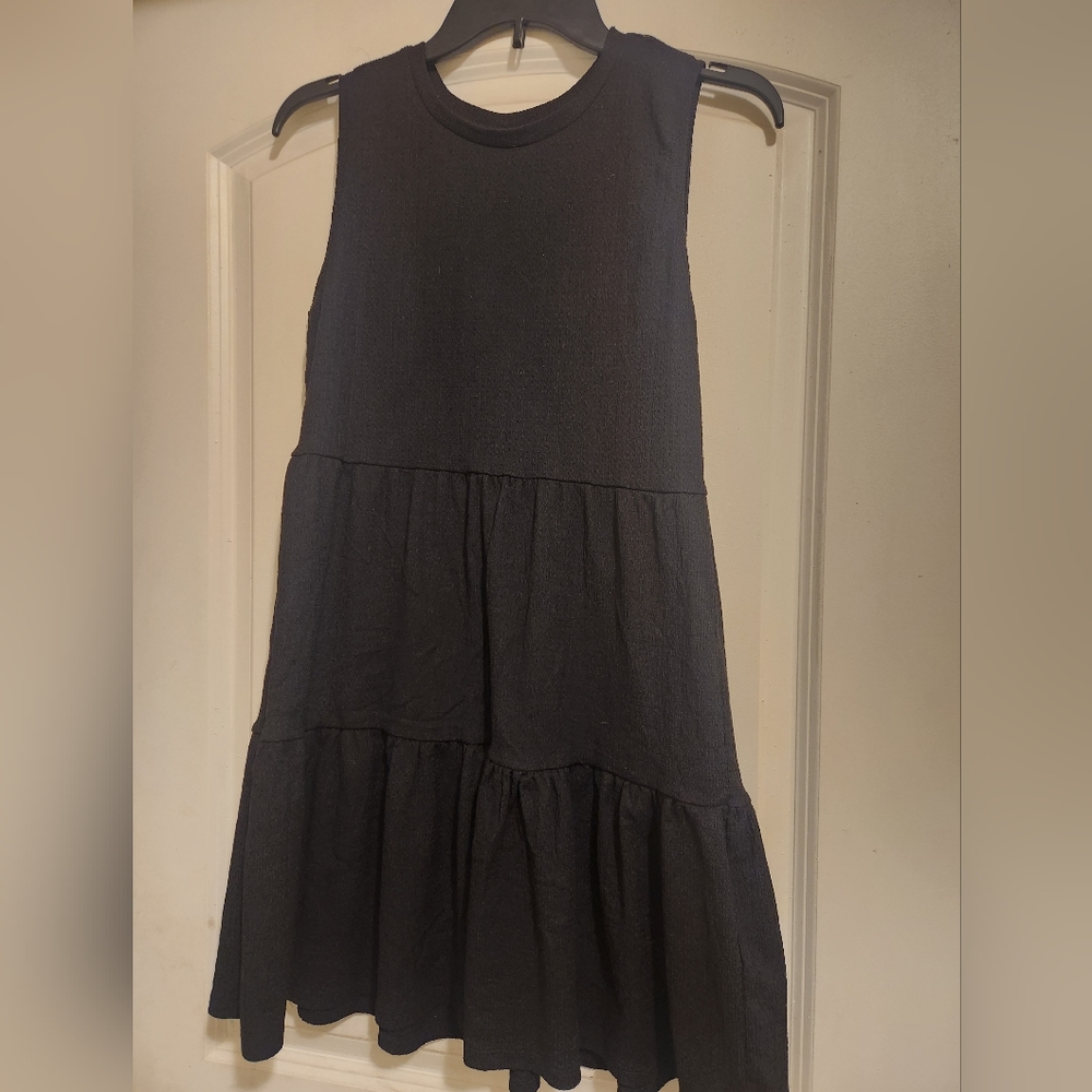 Dresses - Picture 2 of 2